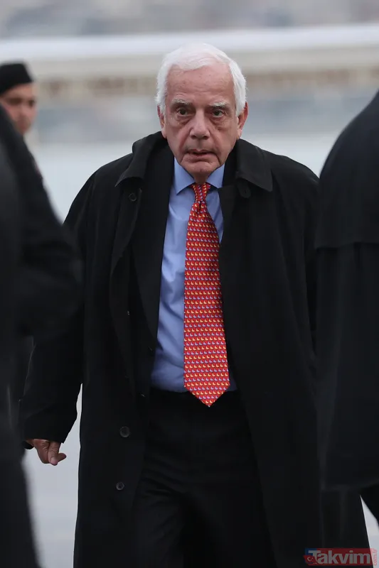 Hakan Ural Dolmabahçe Sarayı’nda gerçekleşen iftardan Başkan Recep Tayyip Erdoğan ile fotoğrafını paylaştı: "Sevmek ayıp mı yahu" - 19