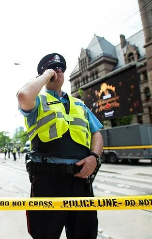SON DAKİKA: Kanada Toronto'da silah sesleri