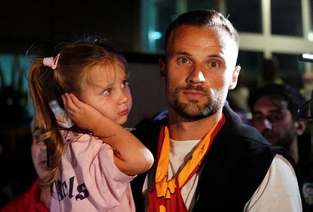 Galatasaray Seferovic ve Dubois transferlerini bitirdi-1