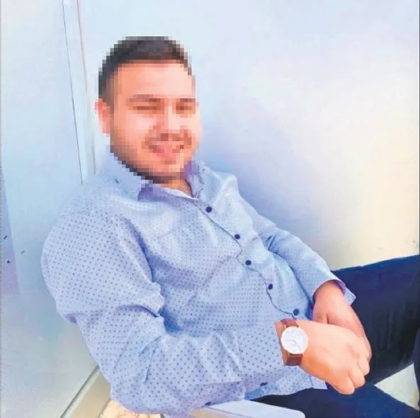 kadikoyde-5-metre-derinligine-dusen-is-yeri-sahibi-1644106446504.jpeg Kadıköy'de 3 katlı binanın önünde çökme! İş yeri sahibi o anları anlattı | Yurttan ve dünyadan haberler-2