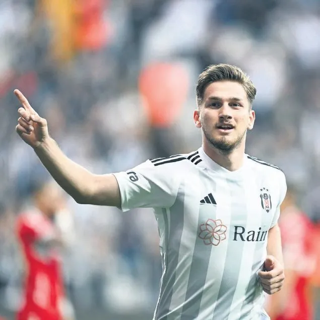 Semih Kılıçsoy imzalıyor