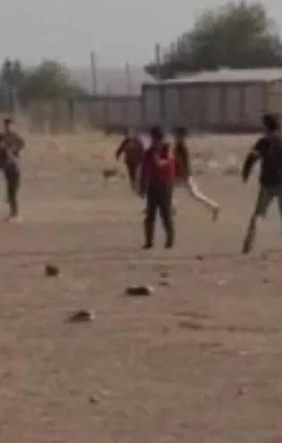 Mehmetçik, Suriyeli çocuklarla oyun oynadı, köpek sevdi