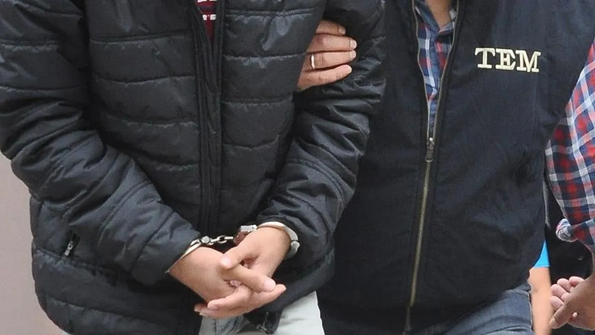 Adana'da FETÖ'ye darbe! 8 şüpheli tutuklandı