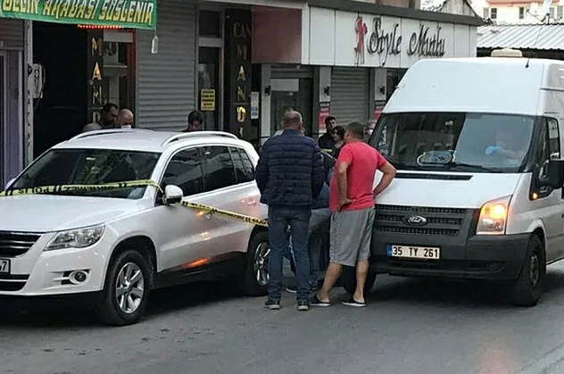 İzmir'de şoke eden olay! Sokak ortasında cansız bedeni bulundu