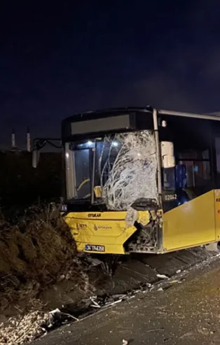 Arnavutköy'de İETT kazası! 3 kişi yaralandı