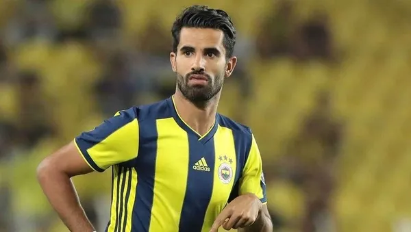 fenerbahcenin-eski-yildizina-sok-istenmeyen-adam-oldu-1600159469424.jpg Fenerbahçe'nin eski yıldızına şok! İstenmeyen adam oldu-2