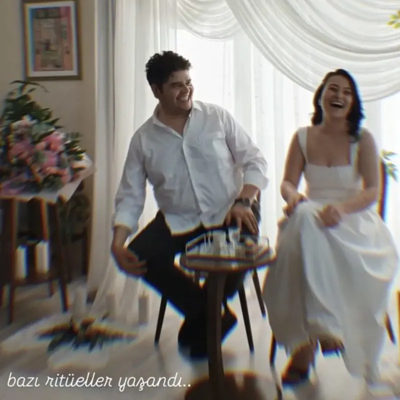 uzak-sehirin-kadiri-burak-safak-nisanlandi-iste-ilk-fotograf-1787059653122.jpg Uzak Şehir'in Kadir'i Burak Şafak nişanlandı! İşte ilk fotoğraf-4