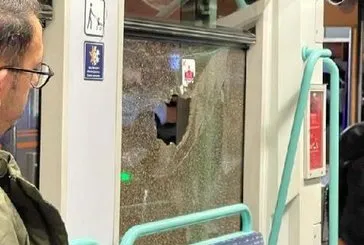 Tramvaya taşlı saldırı