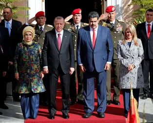 Venezuelalı askerlerden Başkan Erdoğana jest