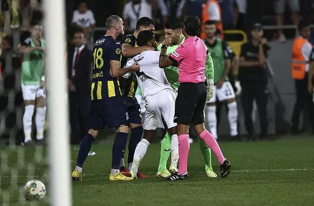 kartal-ankaragucu-engelini-asti-5-macinda-4-kez-kazandi-1662336876670.jpeg