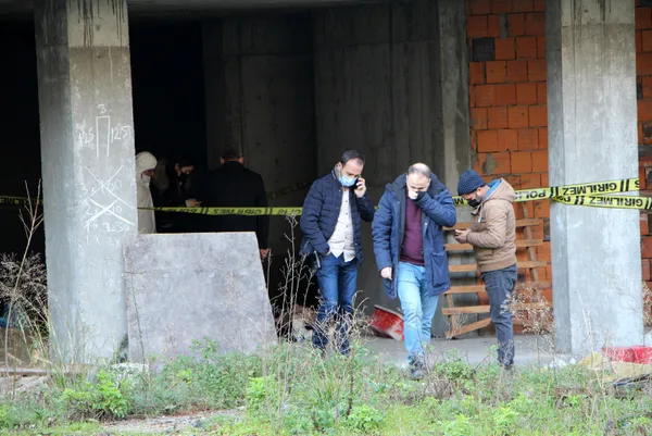 istanbulda-20-gundur-aranan-17-yasindaki-fatih-savasin-cansiz-bedeni-sislide-insaat-boslugunda-bulundu-1646388311427.jpg İstanbul'da 20 gündür aranan 17 yaşındaki Fatih Savaş'ın cansız bedeni Şişli'de inşaat boşluğunda bulundu-10