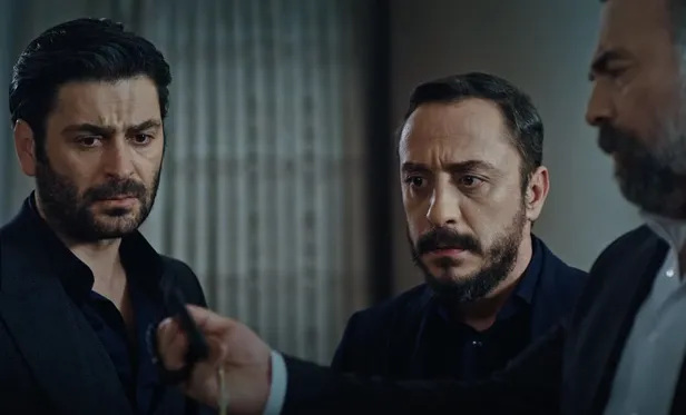 haleti-ruhiyesi-degisiyor-edho-182-bolum-fragmani-percinleyen-kursunu-sikinca-hasimlik-peyda-olacak-1612894179248.jpg Haleti ruhiyesi değişiyor! EDHO 182. bölüm fragmanı: Perçinleyen kurşunu sıkınca hasımlık peyda olacak-2