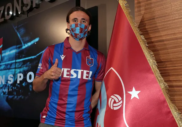 son-dakika-trabzonspor-4-ismi-kadrosuna-katti-1597683130783.jpg