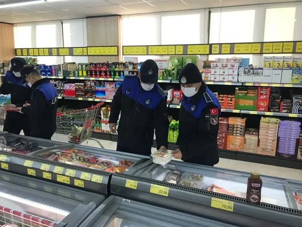 turkiye-fahis-fiyat-uygulayan-markete-yapilan-denetimi-alkisladi-ya-bu-fiyatlar-dusecek-ya-da-ekmek-yiyemeyeceksiniz-1640589035414.jpg