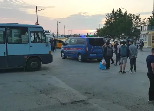 minibusculerin-sira-kavgasi-olumle-bitti-meslektasini-ensesinden-bicakladi-1623231644606.jpg