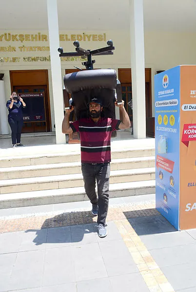 adana-buyuksehir-belediyesine-icra-zeydan-karalarin-koltugu-ve-masasi-haczedildi-1594400617517.jpg Adana Büyükşehir Belediyesi'ne icra: Zeydan Karalar'ın koltuğu ve masası haczedildi-4