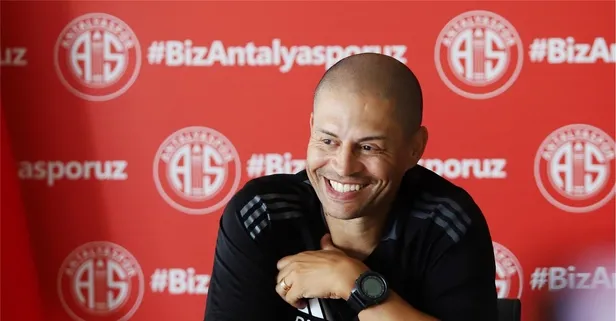 Alex de Souza teknik direktörlüğü bıraktı! İşte yeni görevi