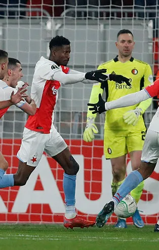 Fenerbahçe'nin rakibi Slavia Prag'da flaş gelişme! Kafilede yer almıyor