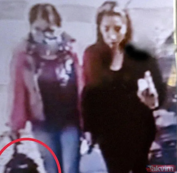 Jalisco Eyaletine Bağlı Cedros Kentindeki Colima Kasabasında İse Terk Edilmiş Bir Minibüsün İçerisinde Yedi Polisin Cesedi Bulundu. Cesetler Siyah Poşetlerin...