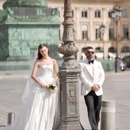 Itır Esen ile Engin Aykanat Paris’te evlendi, nikâh karelerini Az önce evlendi notuyla paylaştılar
