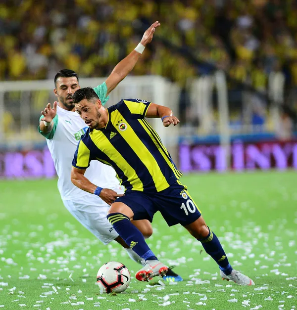fenerde-10-kabusu-devam-ediyor-mesut-ozil-eskide-kaldi-1630317346446.jpg