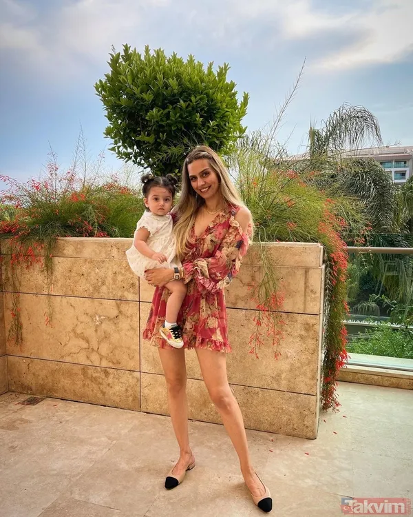 5,5 aylık hamile olan Amine Gülşe’den karnı burnunda poz! Mesut Özil’in biricik eşinin son haline bakın! İkinci bebeği için... - 22