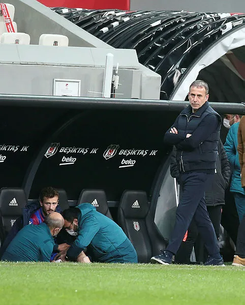 besiktas-trabzonspor-macinda-abdulkadir-parmak-ve-ridvan-yilmaz-sakatlandi-1612111759015.jpg Beşiktaş - Trabzonspor maçında Abdulkadir Parmak ve Rıdvan Yılmaz sakatlandı-3