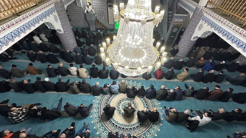 2025-ramazanda-kac-gun-oruc-tutulacak-29-gun-mu-30-gun-mu-1740256705822.jpg (Kaynak: Takvim Foto Arşiv)