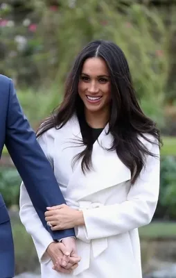Meghan’ın gelinliği Moralıoğlu’ndan