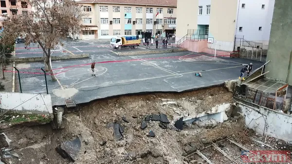 İstanbul'da faciadan dönüldü! Avcılar Denizköşkler İlkokulu'nun bahçe duvarı çöktü - 6