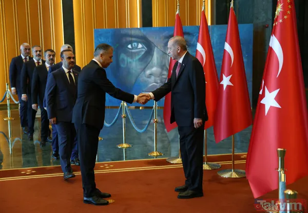 Külliye'de '30 Ağustos' kabulleri! Başkan Erdoğan'dan Türkiye'nin ilk kadın amirali Gökçen Fırat'a: Sen benim hemşehrimdin he? - 23