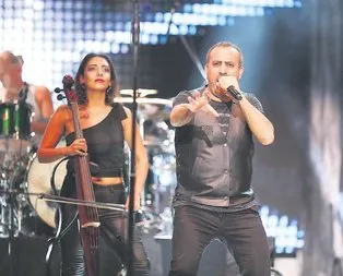 Şehitleri unutmadı