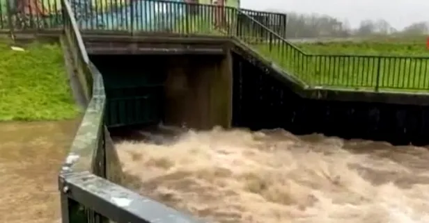 SON DAKİKA: İngiltere'de Christoph Fırtınası alarmı: 2 bin ev tahliye edildi