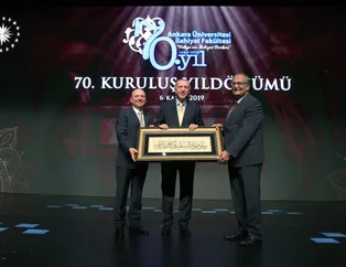 Ankara Üniversitesi İlahiyat Fakültesi'nin 70. kuruluş yıl dönümünde Başkan Erdoğan'a özel hediye