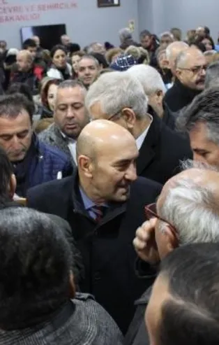 Vatandaşın sokakta duş aldığı İzmir'in belediye başkanı Tunç Soyer Kanal İstanbul'a hayır kuyruğunda!