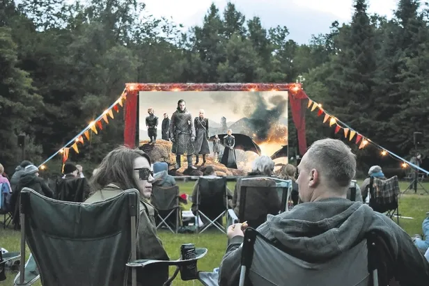 Game of Thrones’un final sezonu başlıyor! Game of Thrones hayranları Zekeriyaköy ve Kemerburgaz’daki lüks villalarda ilk bölüm için bir araya gelecek-1