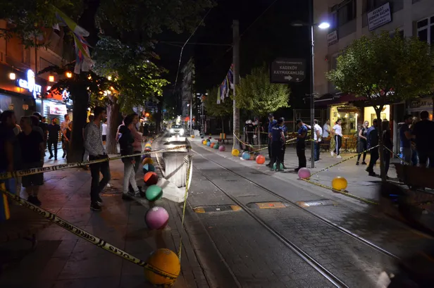 Kadıköy'de bir grup eylemci kendilerine tepki gösteren esnafı bıçakladı-5