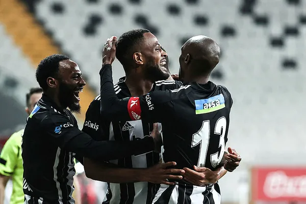 super-lig-sampiyonunun-kasasi-para-dolacak-1620983204247.jpg Süper Lig şampiyonunun kasası para dolacak-2