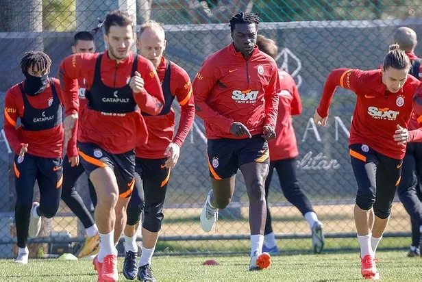 Galatasaray’da kritik Alanyaspor maçı öncesi şok gelişme! Antalya'da kumar oynadı, nargile içip alem yaptılar-3