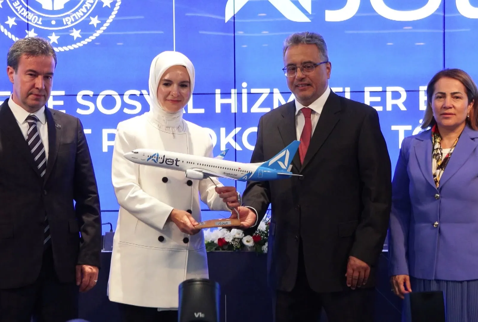 Ajet’ten indirimli uçak bileti