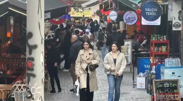 Olayın Ardından Asayiş Şube Müdürlüğü Cinayet Büro Amirliği Ekipleri, Şüpheliyi Yakalamak İçin Çalışma Başlattı. Güvenlik Kamerası Görüntülerini İncelemeye Alan...