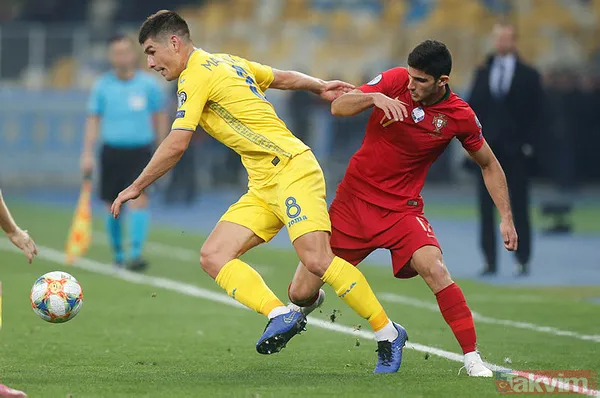 UEFA'nın en iyi 11'inde iki Türk oyuncu yer aldı - 8