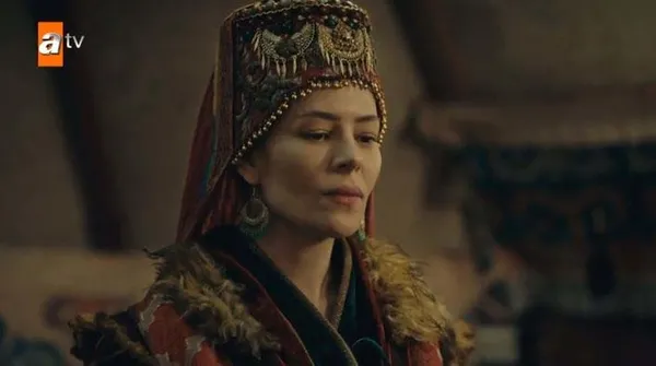 kurulus-osmana-damga-vuran-sahne-selcan-hatun-corneliaya-suclarini-itiraf-ettirip-infaz-etti-1649275354059.jpg Kuruluş Osman’a damga vuran sahne: Selcan Hatun, Cornelia’ya suçlarını itiraf ettirip infaz etti-2