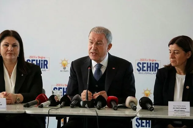 Bakan Akar'dan "kimyasal silah" yalanına sert tepki: "Hesabını verecekler"