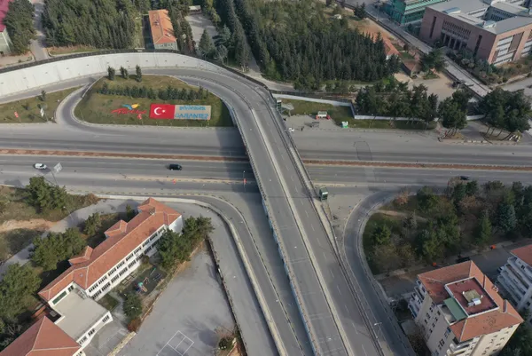 20-yas-alti-ve-65-yas-ustu-sokaga-cikma-yasagi-ne-zaman-kalacak-normallesme-sureci-ne-zaman-baslayacak-1610545847444.jpg Kısıtlamalar ne zaman kalkıyor? Hafta içi hafta sonu kısıtlamalar kalkacak mı?-5