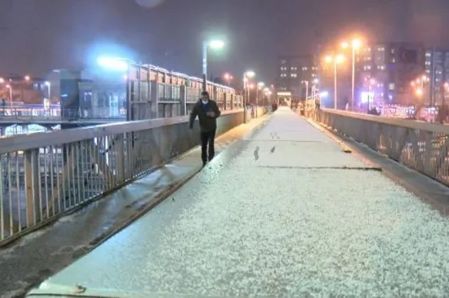HAVA DURUMU | Meteorolojiden İstanbul ve birçok il için kar uyarısı! O saatlere dikkat