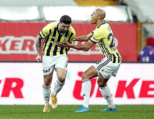 Dolmabahçe’deki müthiş derbide kazanan çıkmadı: Beşiktaş ve Fenerbahçe puanları paylaştı-2