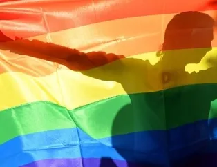 Eşcinsel lobiler eşcinselliğe karşı söz söyleyeni linç ediyorlar!