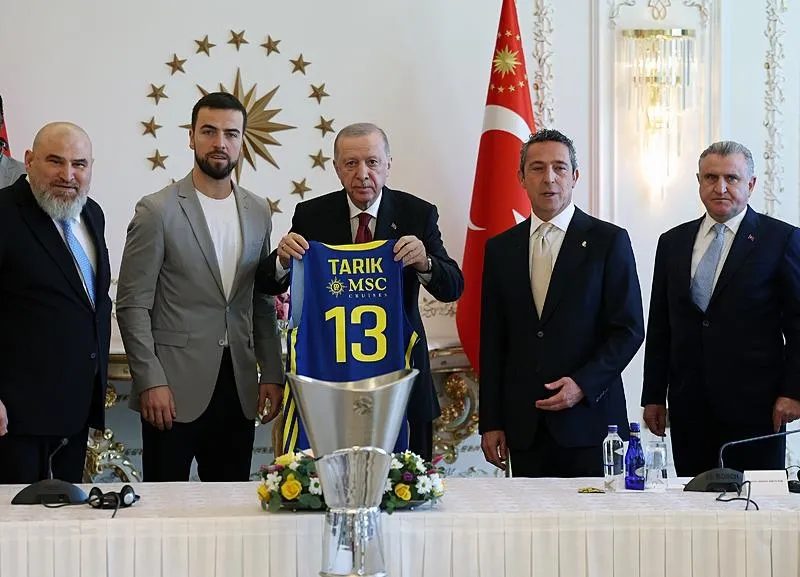 Başkan Erdoğan, Fenerbahçe Beko Erkek Basketbol Takımı'nı kabul etti. (AA)