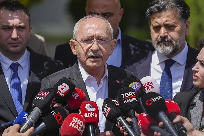 kemal-kilicdaroglu-butlan-sonrasi-ilk-kez-kameralar-karsisina-gecti-ozgur-ozele-gorev-mesaji-1779536096899.jpeg Kemal Kılıçdaroğlu "butlan" sonrası ilk kez kameralar karşısına geçti: Özgür Özel'e görev mesajı!-3